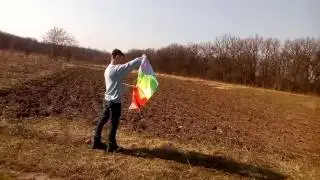 Дождались, пока не стало ветра и пошли запускать змея)))