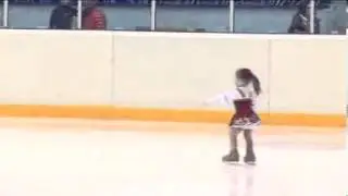 Маленькая фигуристка