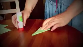 Simple origami basket (plus glue)
