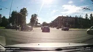 09.07.2016 17:24 СПб, Светлановская площадь, ДТП
