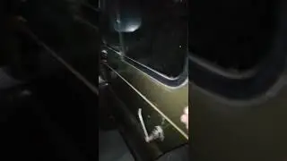 Двери закрываются сами....