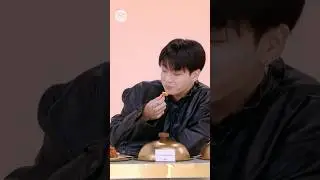 Chicken master Jung Kook's mukbang 🍗 