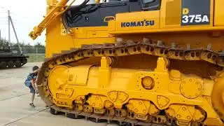 Бульдозер CATERPILLAR Бульдозер KOMATSU