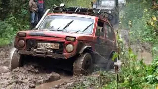 Жесткая дорога, Нива NIVA, УАЗ в лесу едут