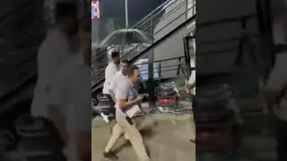 गौतम गंभीर ने कर दी शर्मानाक हरकत:- गंभीर को देखकर दर्शकों ने लगा दी 'धोनी धोनी' के नाम पर नारे बाजी