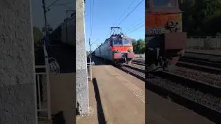 ВЛ11.8 - 703Б/655 с грузовым поездом.