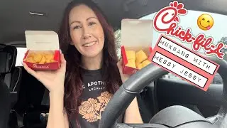 Chick-fil-a breakfast mukbang with messy jessy // first time trying chicken littles