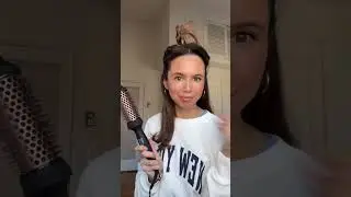 I swear by this brush💆🏻‍♀️#shorts #hairstyles #blowout