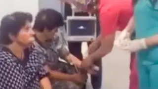Азербайджанские солдаты и врачи помогают людям в Карабахе.