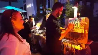 Graffiti-Pop Interactive Mobile Airbrush School