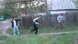 ДРАКА! Карапуз дает оплеух! 2013год