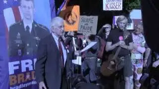 Daniel Ellsberg will march for Bradley Manning at SF Pride