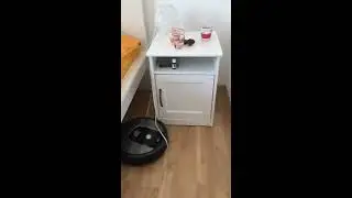 iRobot Roomba 960 и кабель на полу / cable on the floor and iRobot Roomba 960