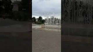 У фонтана вечерком