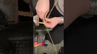 How do they make gorgeous hand knitted bracelets with bolt threads? 