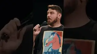 Te uiti si tu la Romania si o auzi venind... 🥹 #standup #comedy #sketch