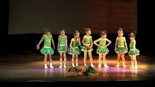 Танец "Домовой", гр."Колокольчики", дети группы 4-5 лет.