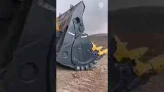 Giant Digger Excavator Machine, Superb,  Cool, Amazing, construction machine. commercial use.