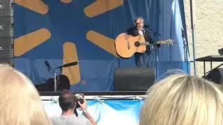 Mason Ramsey performs Hey Good Lookin!