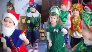 Слышишь кто то идет  вход на Новогодний праздник