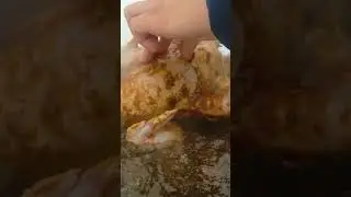 ПОТРЯСАЮЩАЯ ЖАРЕНАЯ КУРИЦА С АДЖИКОЙ В КИПЯЩЕМ МАСЛЕ #жаренаякурица