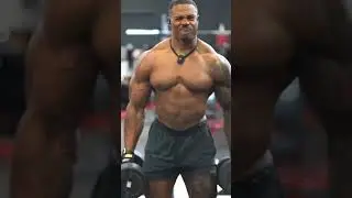 Watch This Guy's INSANE Dumbbell Curl Technique