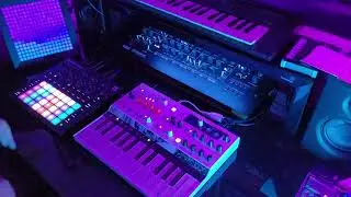 m i c r o w a v e - Circuit Tracks, Microfreak, Minilogue XD