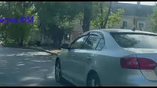 В ДТП в Керчи на Войкова снесли забор
