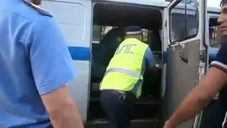 Драка пьяного с инспекторами ДПС. Татарстан