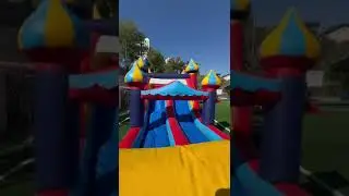 טירה ענקית מתנפחת דו מסלולית | מעטפת אירועים - אטרקציות לאירועים