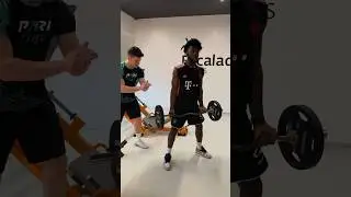 ЭЙТАН УЧИТ ЛАКЕРА КАЧАТЬСЯ в ЗАЛЕ! 💪 