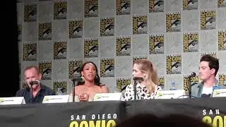 Candice Patton si commuove parlando del suo ruolo in The Flash