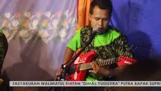 Melodinya Indonesia, cepet main gitar