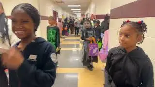 SCHOOL TRICK OR TREAT VLOG 🎃🍬 #labkidz #halloween