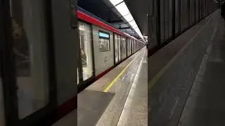 Поезд Москва 2020 81-775 отправляется со станции Сокольники #поезда #metro