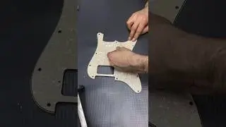 Изготовлен новый пикгард под конкретную гитару.Снимаем защитную пленку