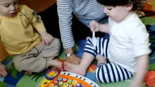 Sam and Noah guess games
