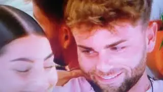 Love Island 2023 TOM & LYDIA share a GROSS KISS for ages & ages