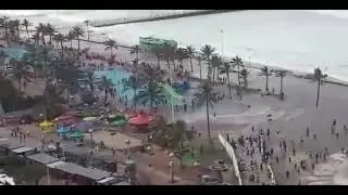 Отдыхающие турецкого отеля засняли нагонную волну, вызванную землетрясением