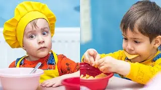 Лёва и Даня на мастер классе. Дети повара лепят шоколадные колбаски
