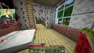 Luka gra sobie  w Minecraft