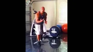 скала танцует мем оригинал...скала
