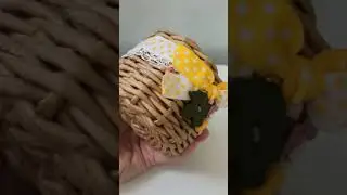 Плетение из бумажной лозы Игольница с осенними листьями