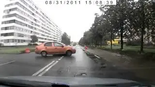 Час назад  купил права