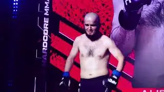 Занимайся борьбой. Лысый Хищник vs SHOWTIME