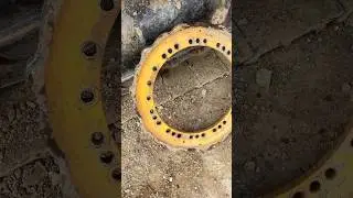Ходовка , еще походила бы ? #excavator #ремонт #hitachi #bulldozer #стройка #работа #mechanic