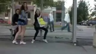 Девушки, а сигареты не будет