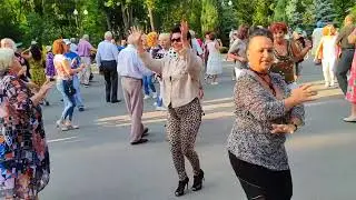 Цыганочка Аза Танцы в парке Горького Харьков Август 2021
