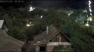Ночной обстрел Никополя российскими террористами. Фосфорные снаряды