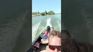 Учим управлению лодкой молодых водомоторников!